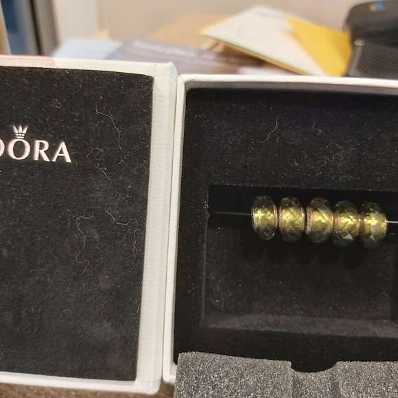 BRAND NEW SMALL PANDORA CHARM BOX HOLDER WILL HOLD AT LEAST 8 CHARMS - Picture 8 of 10